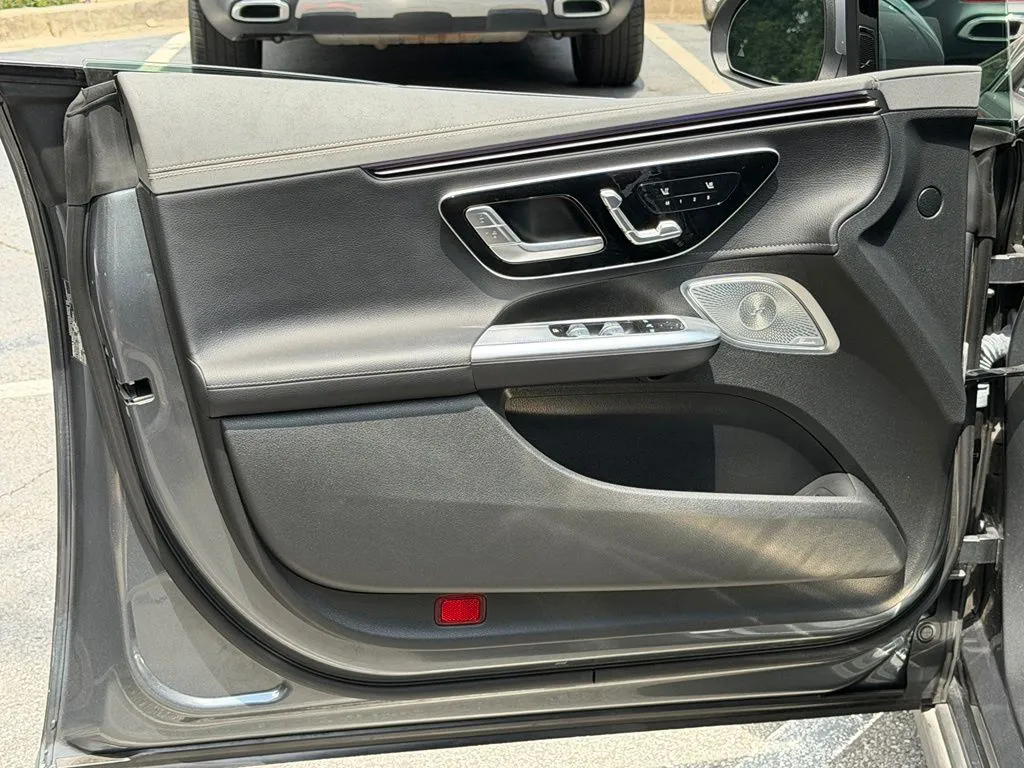 Mercedes-Benz EQE photo 26