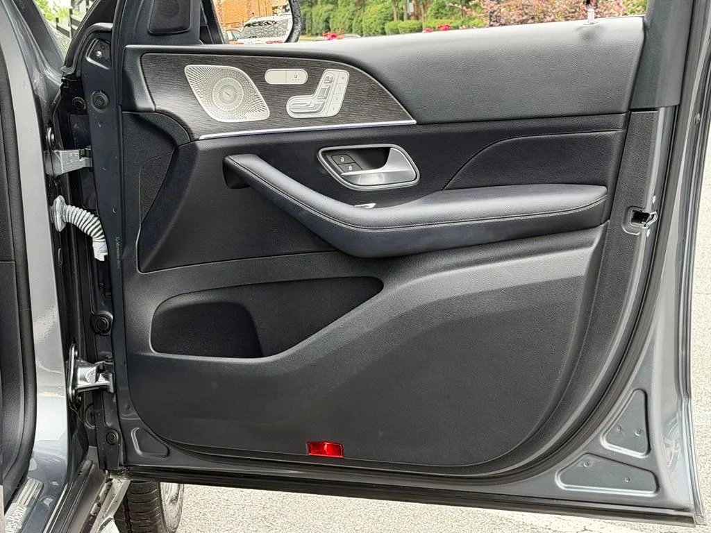 Mercedes-Benz GLE photo 33