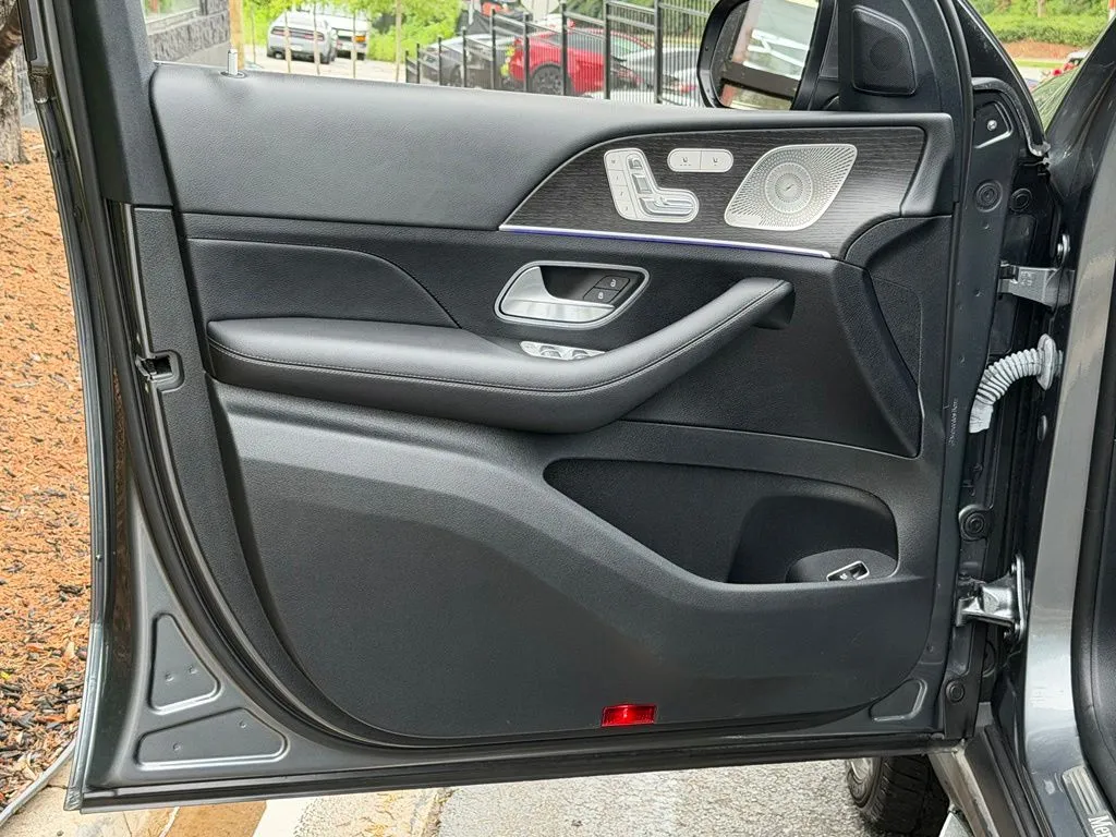 Mercedes-Benz GLE photo 26