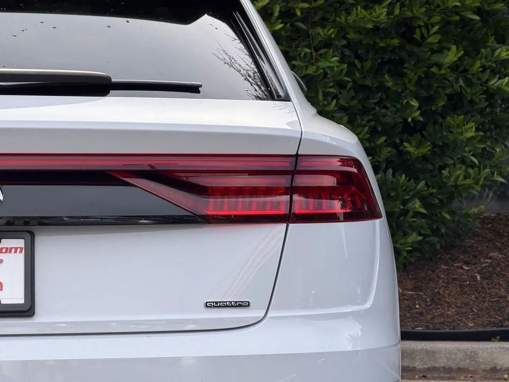 Audi Q8 photo 16