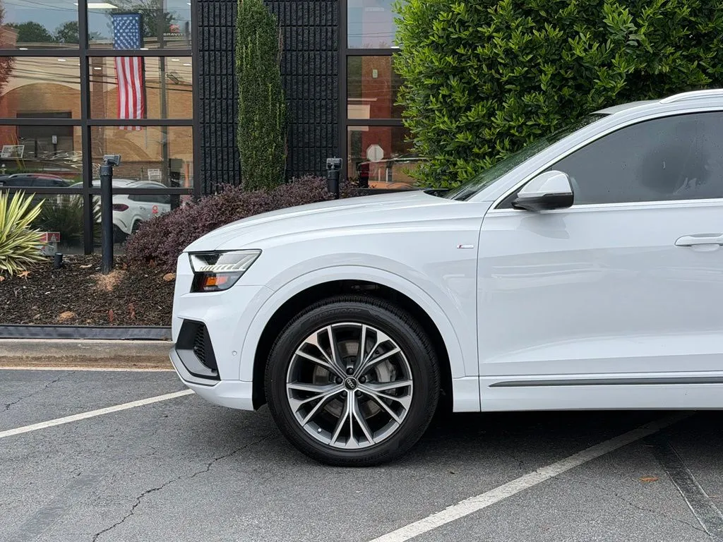 Audi Q8 photo 10