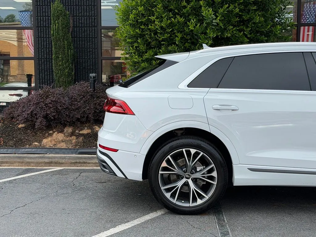 Audi Q8 photo 22