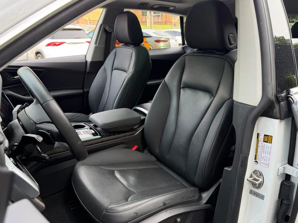 Audi Q8 photo 26