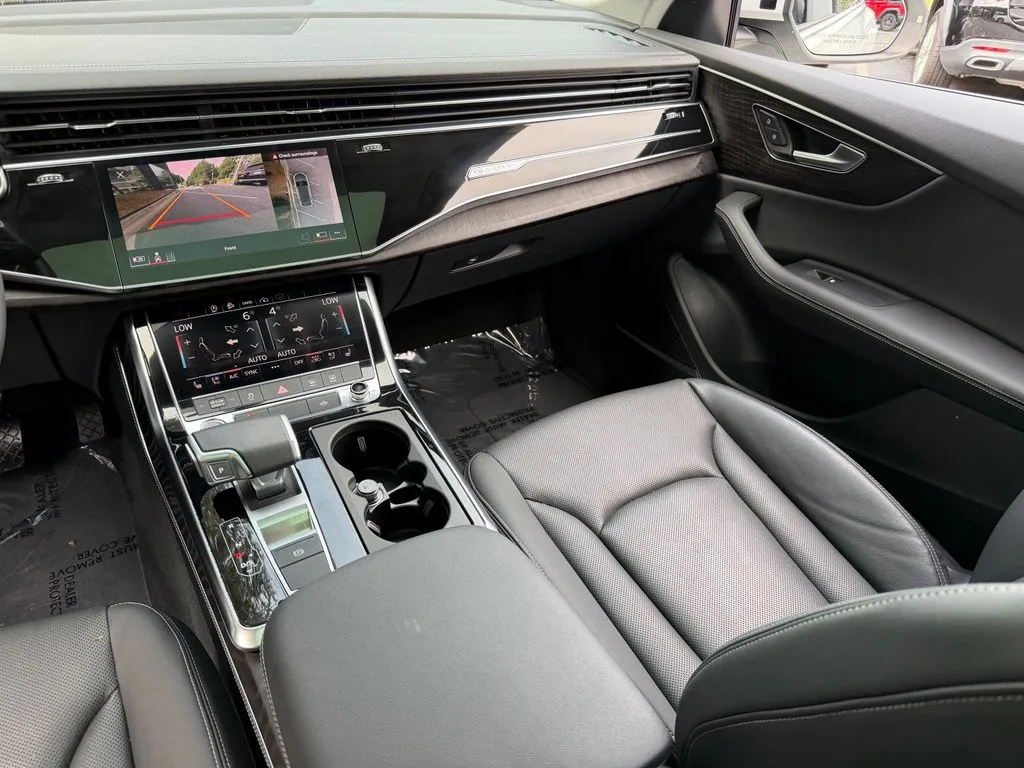 Audi Q8 photo 42