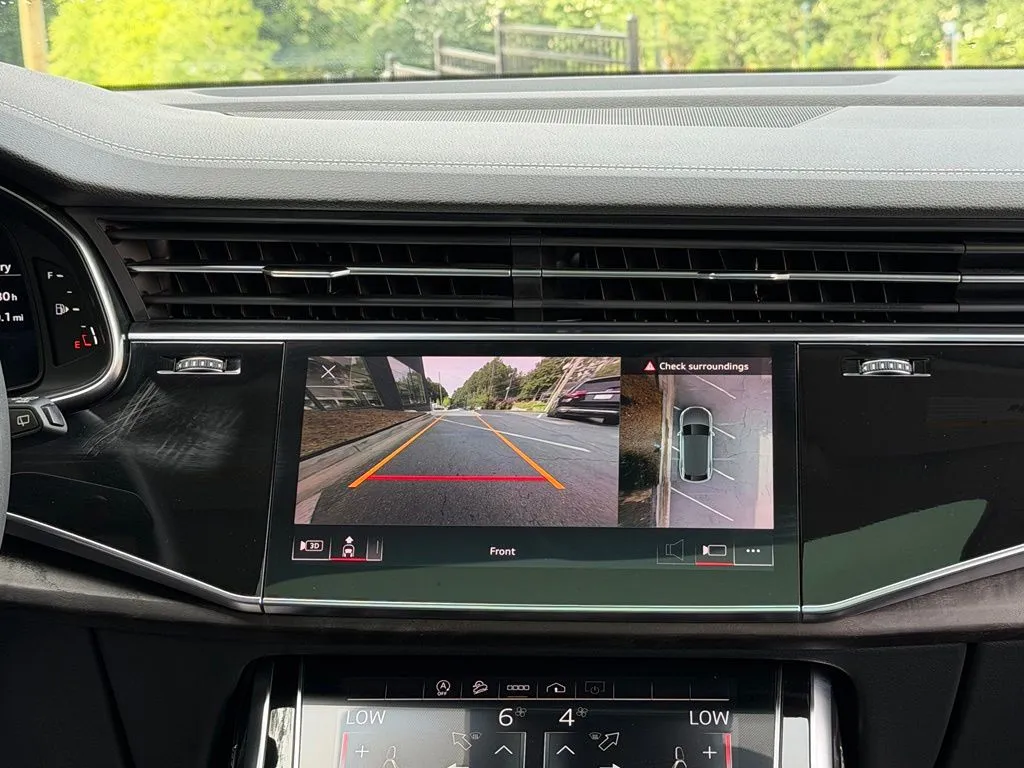 Audi Q8 photo 47