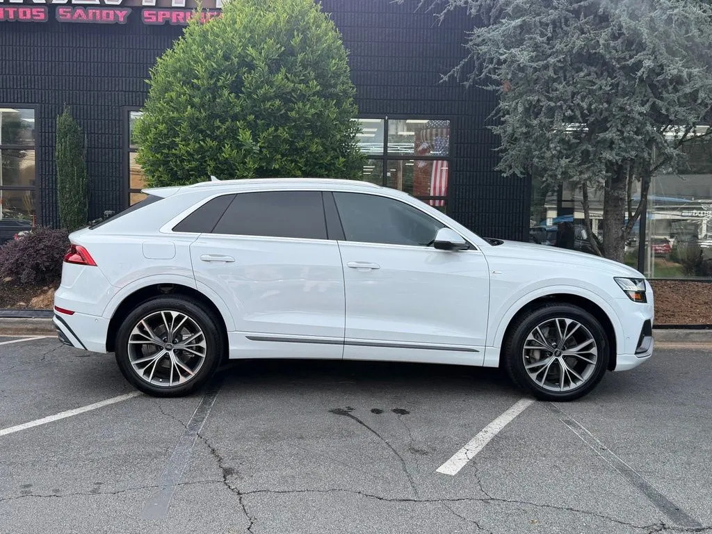 Audi Q8 photo 21