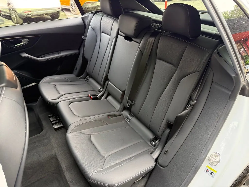 Audi Q8 photo 31