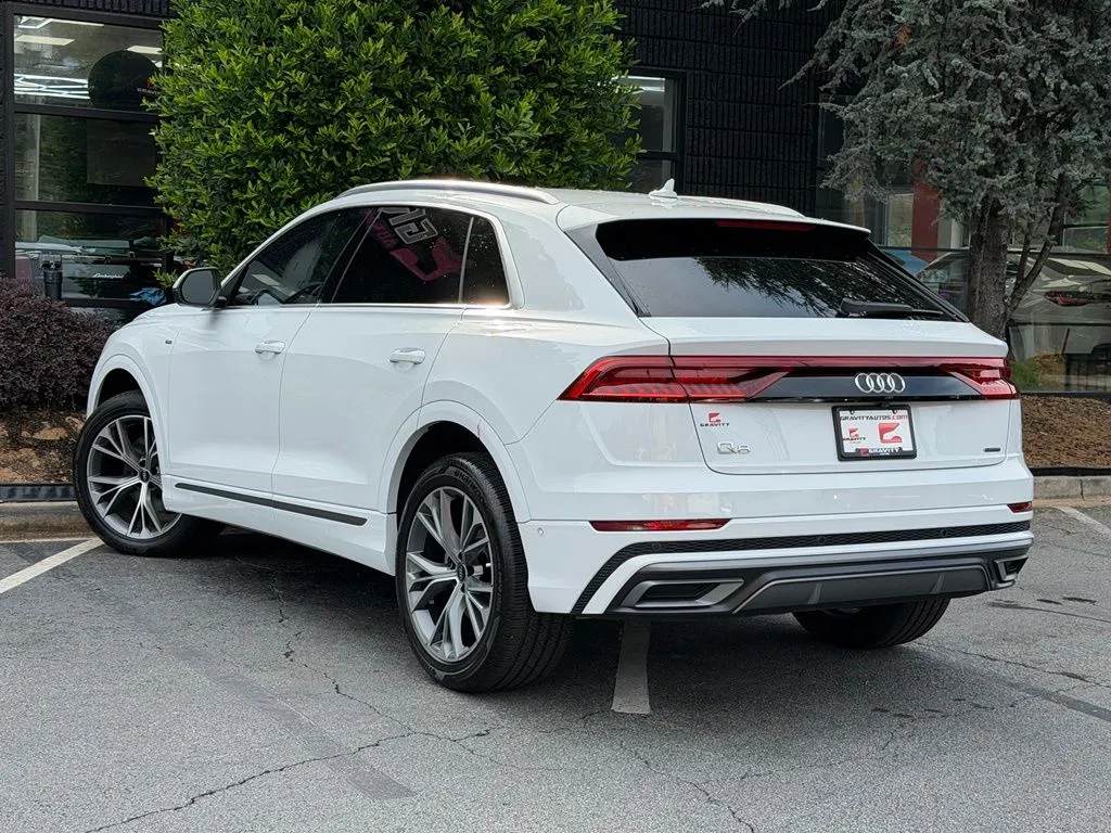 Audi Q8 photo 19