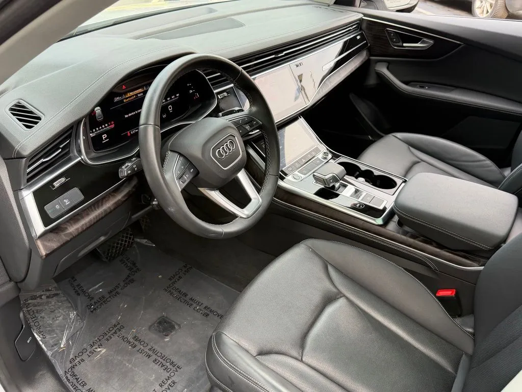 Audi Q8 photo 24