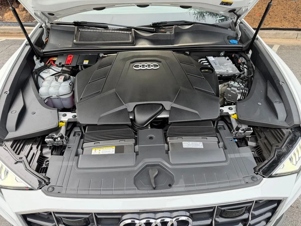 Audi Q8 photo 6