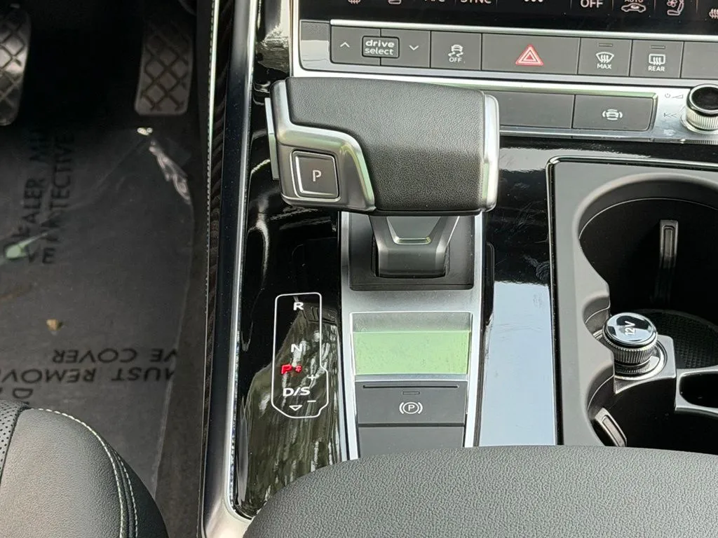 Audi Q8 photo 49