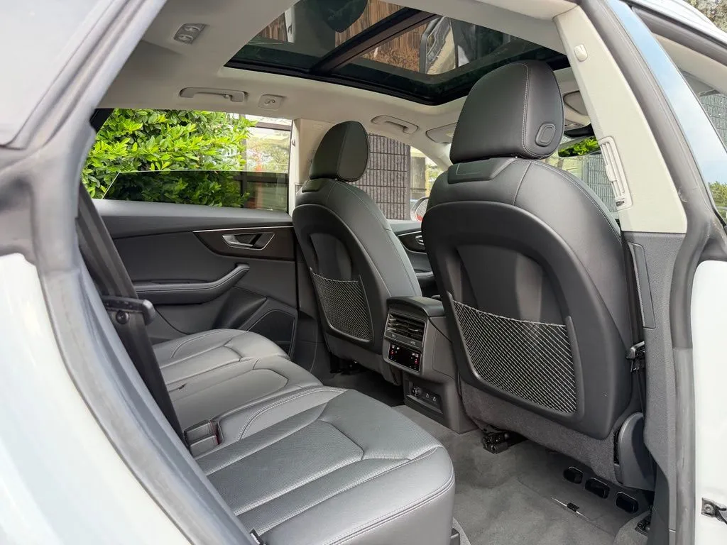 Audi Q8 photo 38