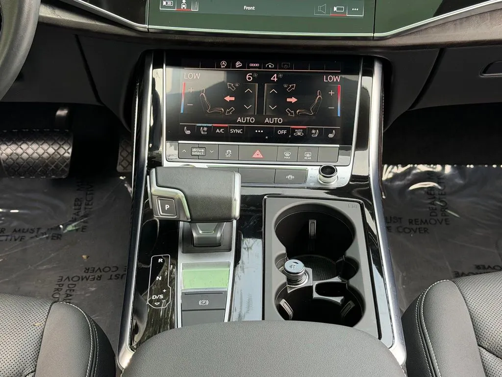 Audi Q8 photo 48