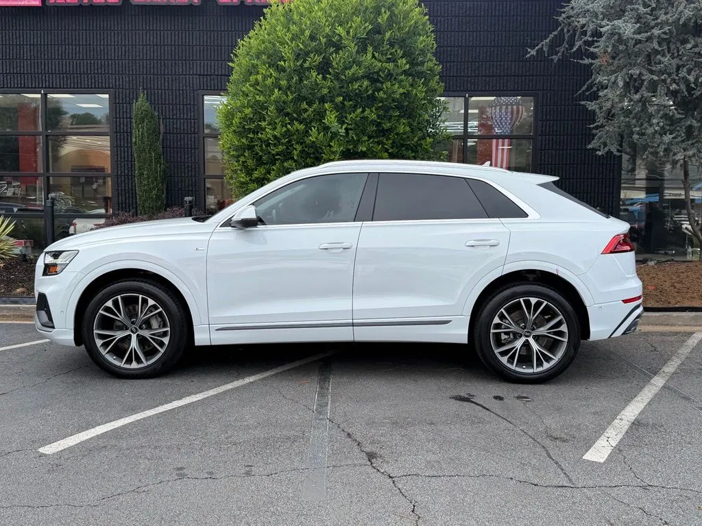 Audi Q8 photo 9