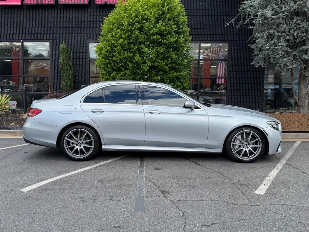 Mercedes-Benz E-Class photo 21
