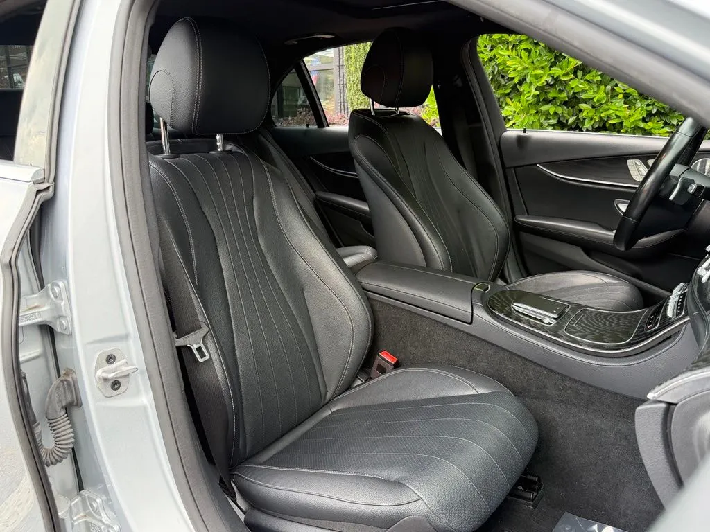 Mercedes-Benz E-Class photo 35