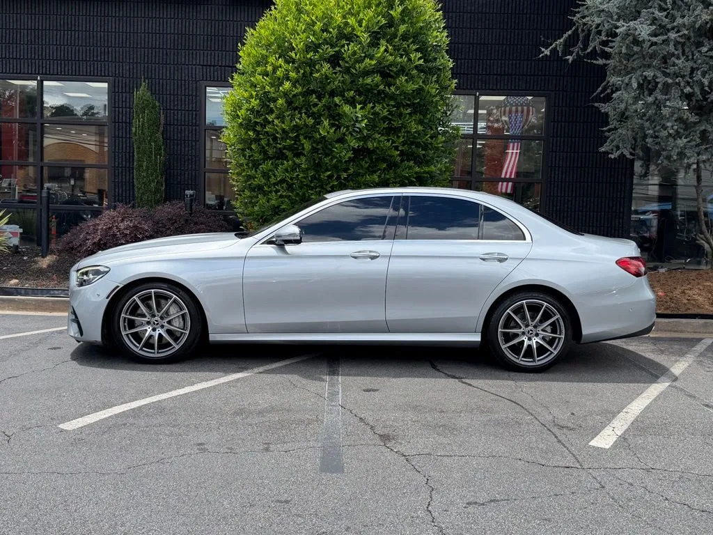 Mercedes-Benz E-Class photo 9