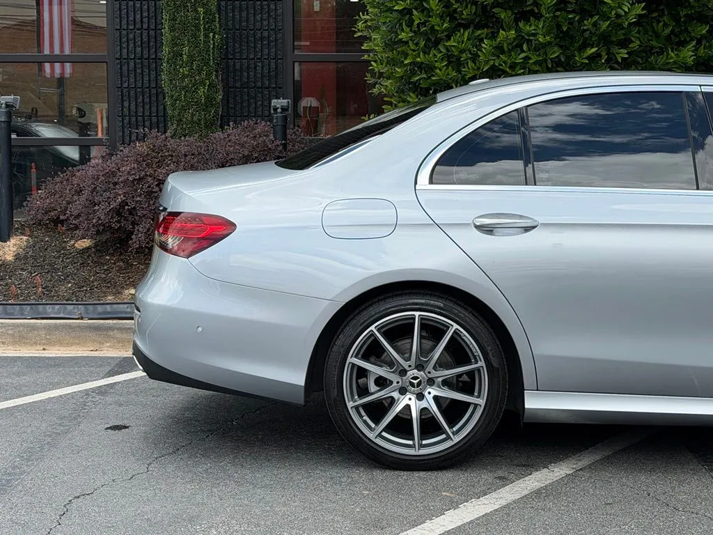 Mercedes-Benz E-Class photo 22