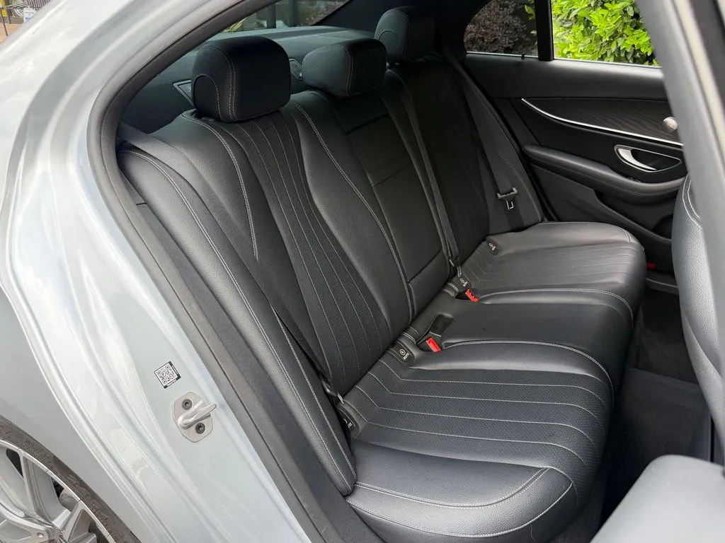 Mercedes-Benz E-Class photo 40
