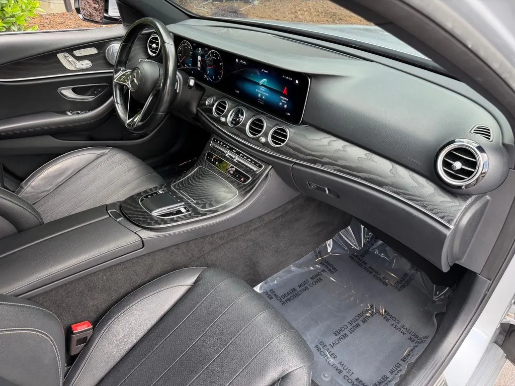 Mercedes-Benz E-Class photo 33
