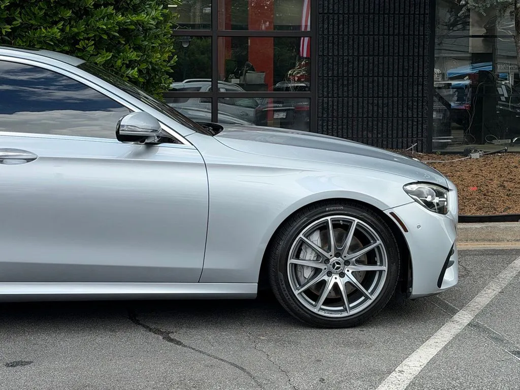Mercedes-Benz E-Class photo 23