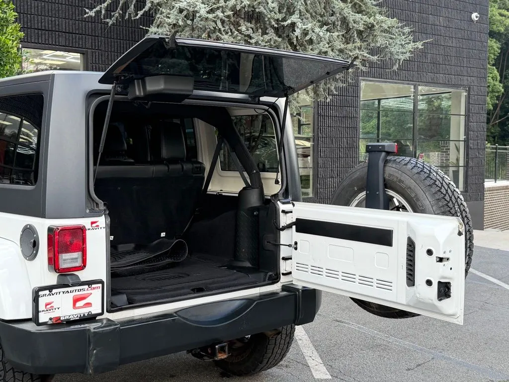 Jeep Wrangler JK photo 16