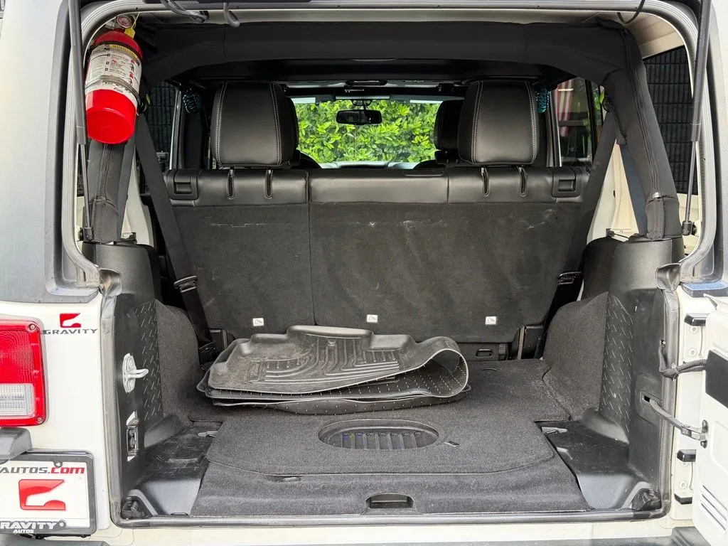 Jeep Wrangler JK photo 17