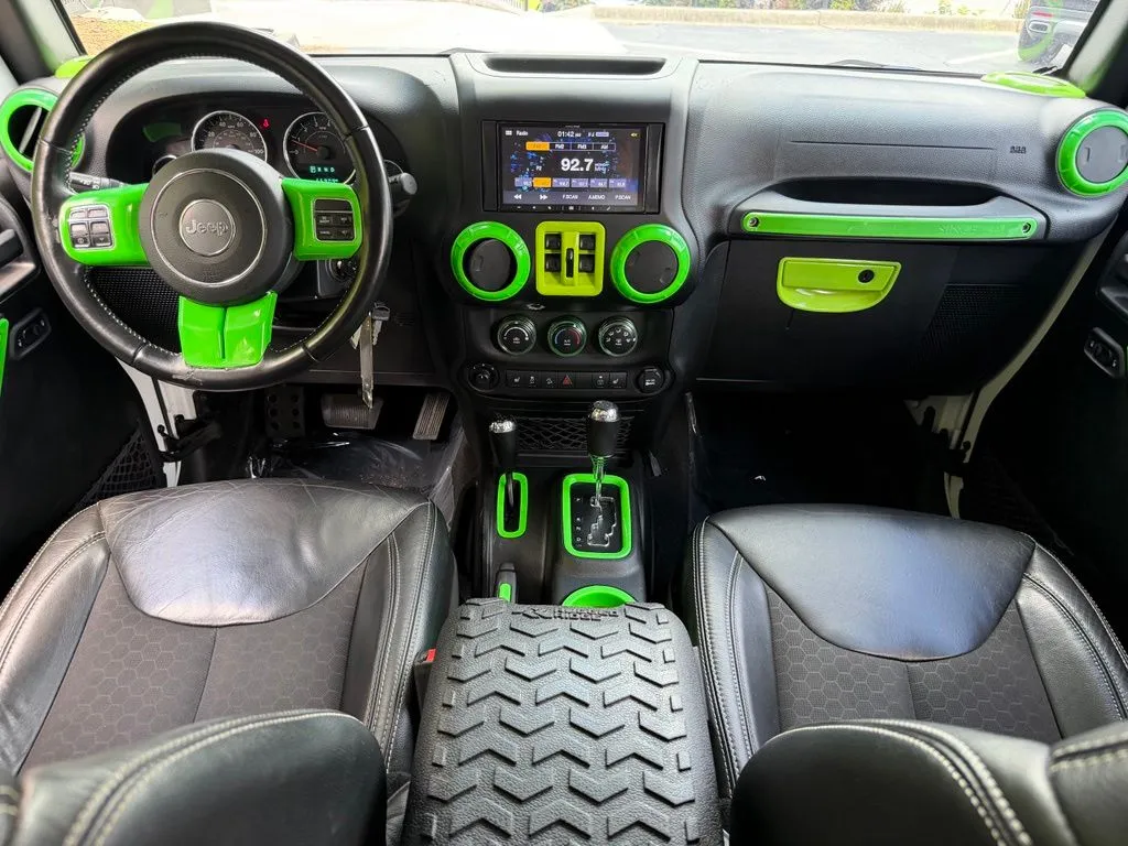 Jeep Wrangler JK photo 38