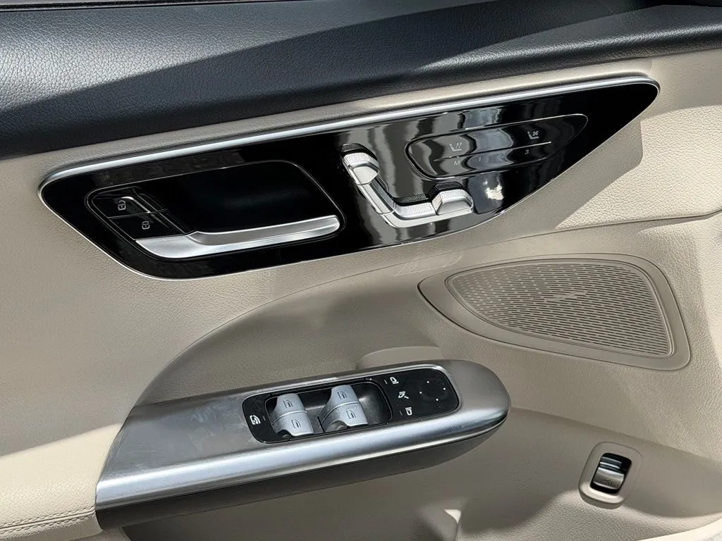 Mercedes-Benz C-Class photo 55