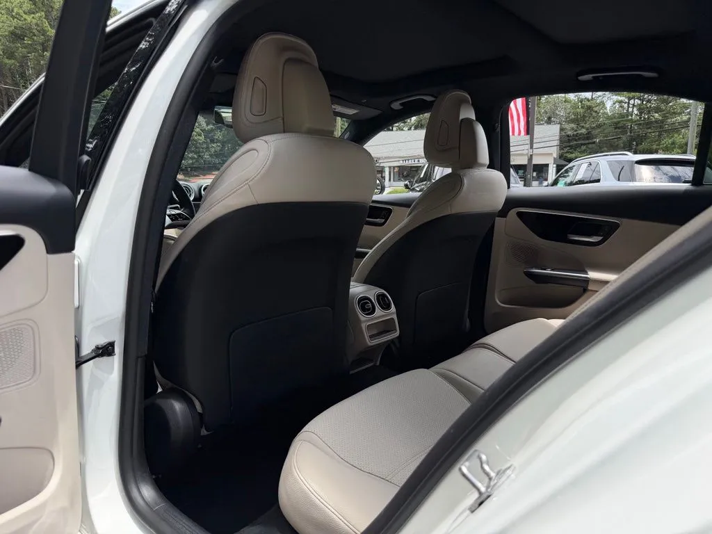 Mercedes-Benz C-Class photo 30