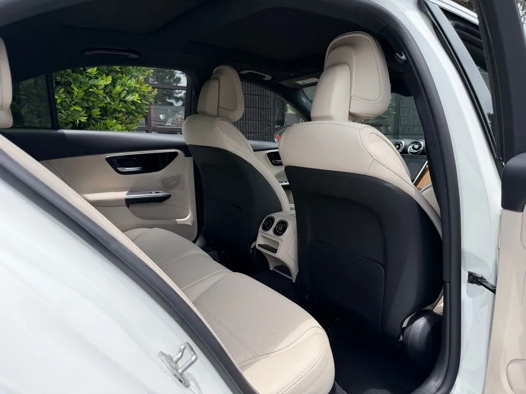 Mercedes-Benz C-Class photo 37