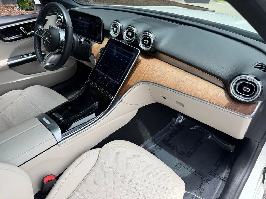 Mercedes-Benz C-Class photo 32