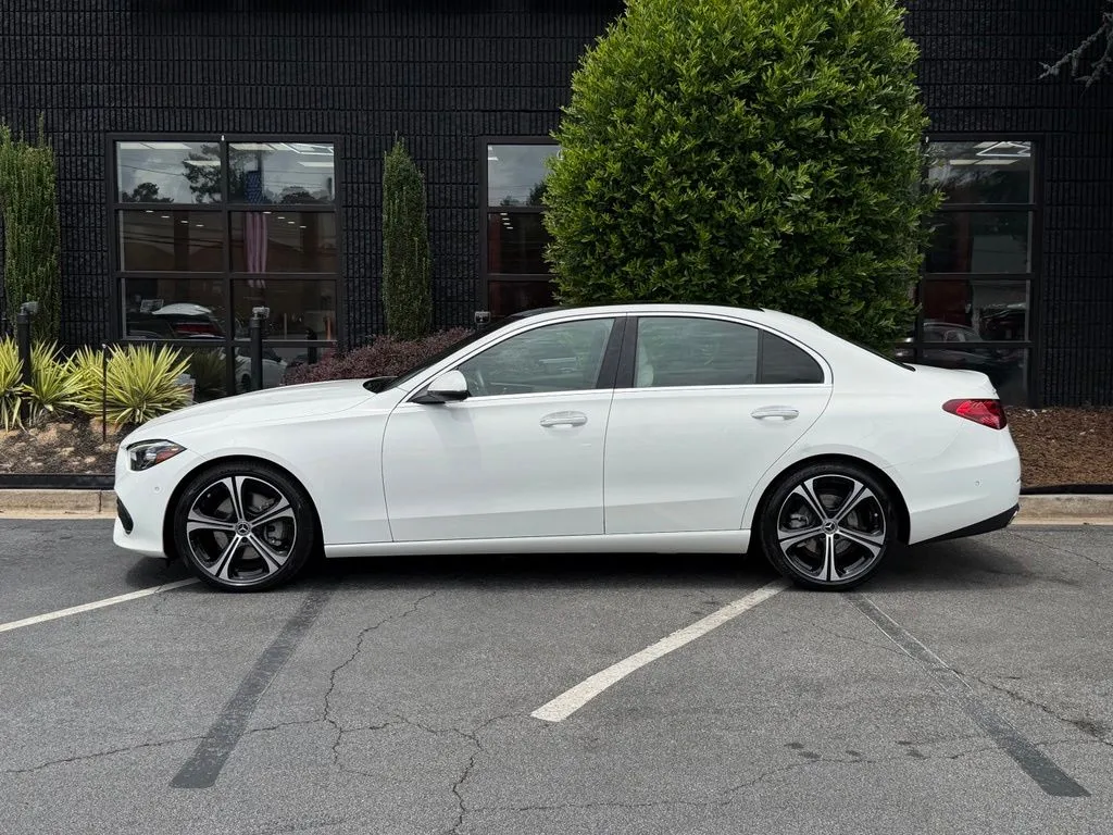Mercedes-Benz C-Class photo 9