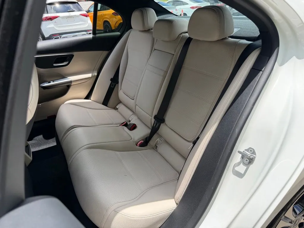 Mercedes-Benz C-Class photo 57