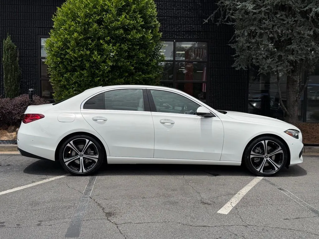 Mercedes-Benz C-Class photo 21