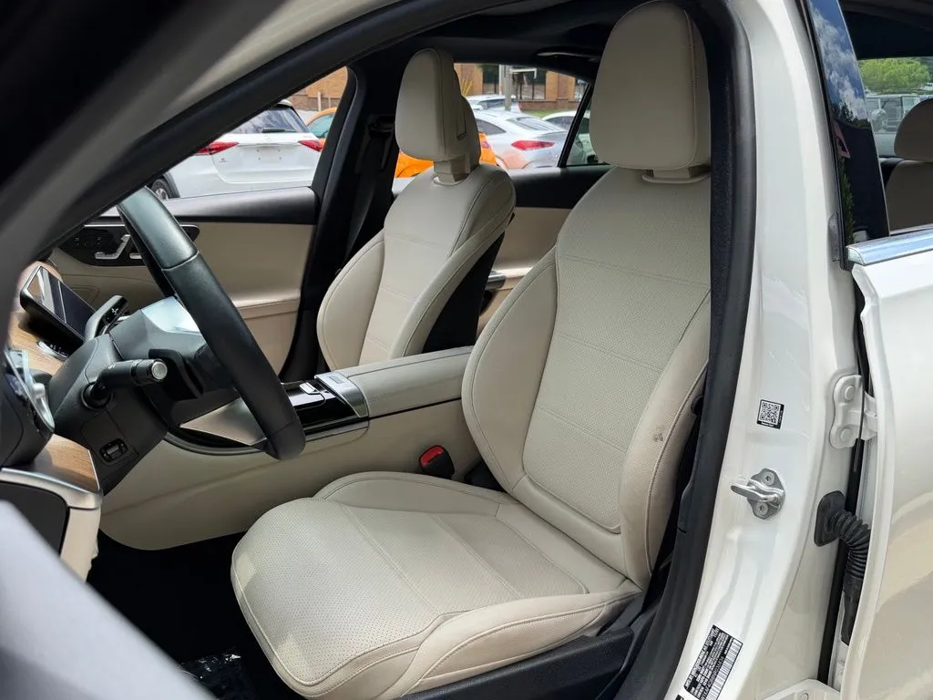 Mercedes-Benz C-Class photo 26
