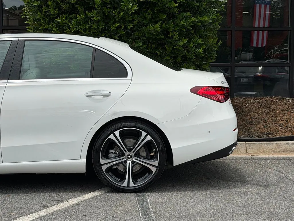 Mercedes-Benz C-Class photo 11