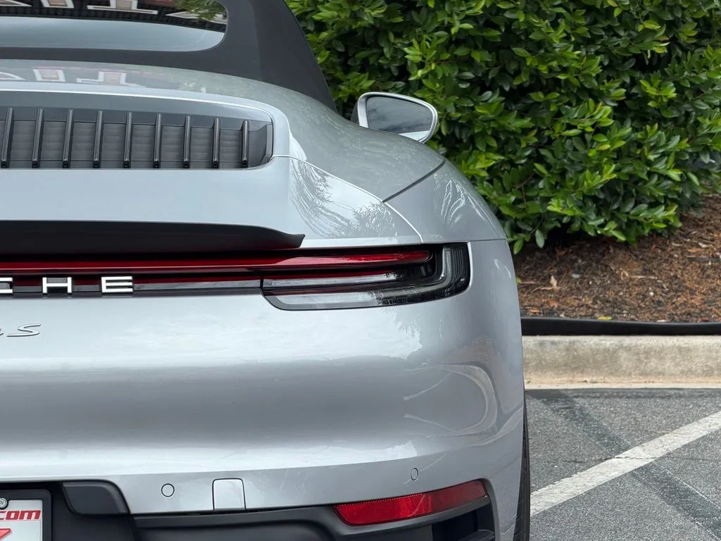 Porsche 911 photo 16