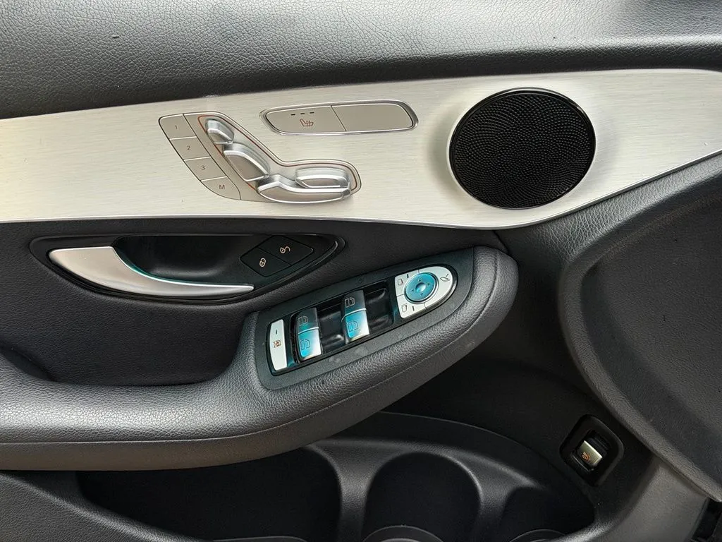Mercedes-Benz GLC photo 30