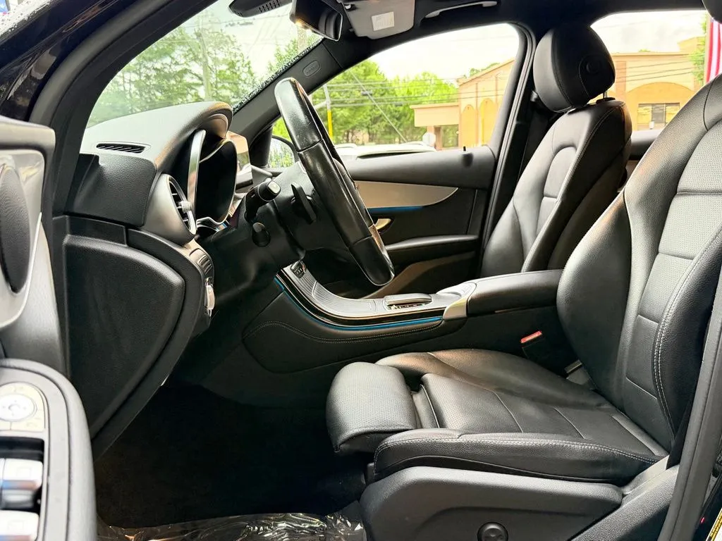 Mercedes-Benz GLC photo 25
