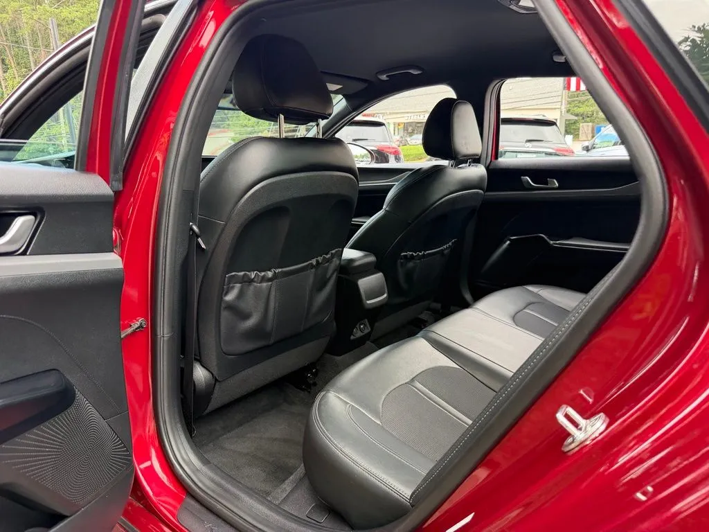 Kia K5 photo 31