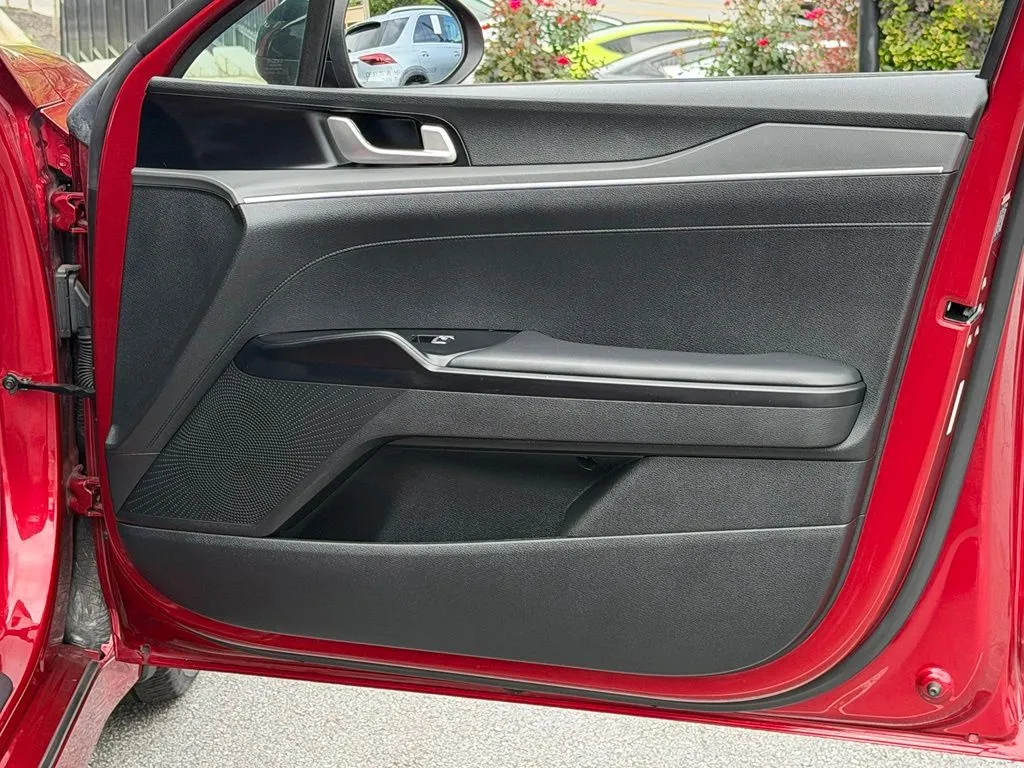 Kia K5 photo 36