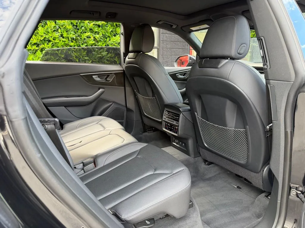 Audi Q8 photo 36