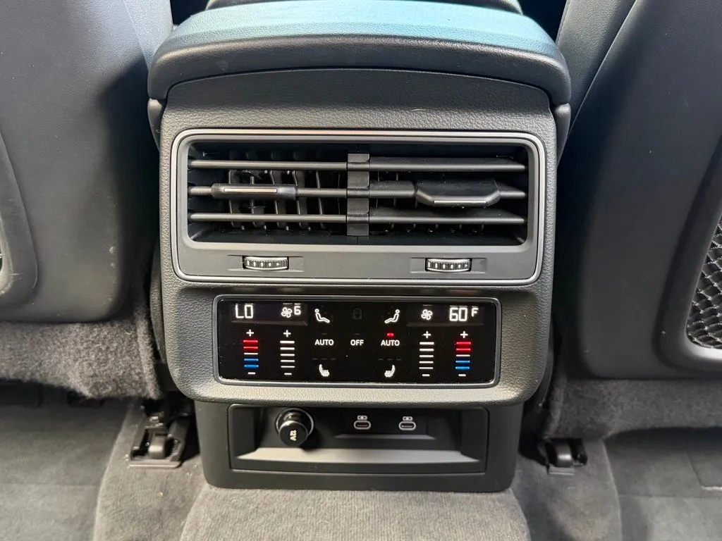 Audi Q8 photo 49