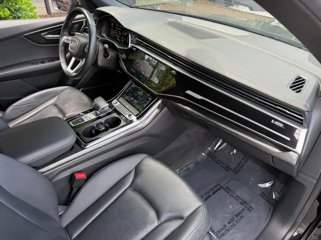 Audi Q8 photo 30