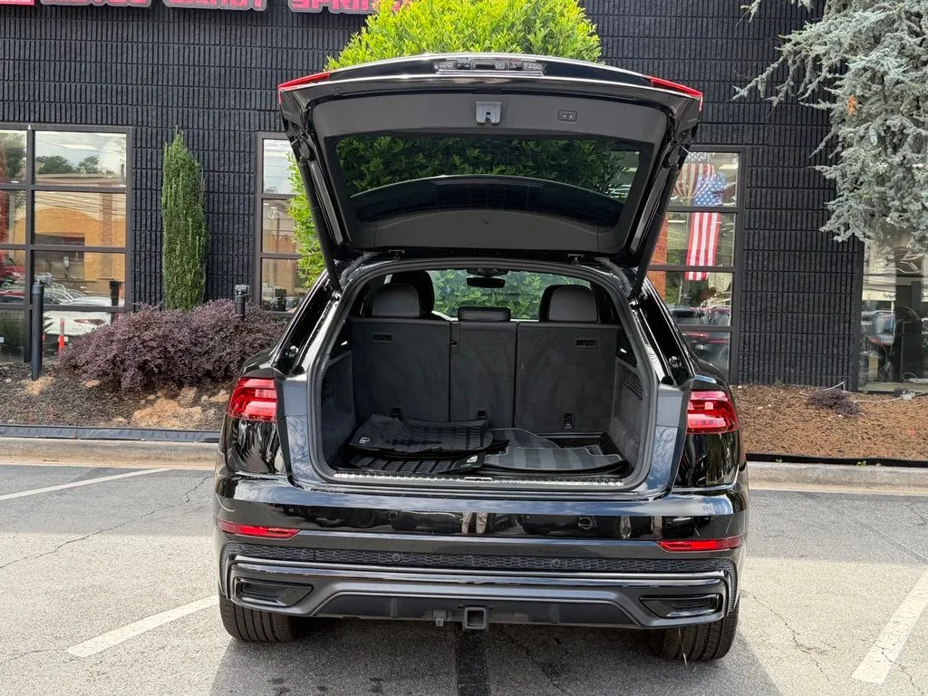 Audi Q8 photo 17