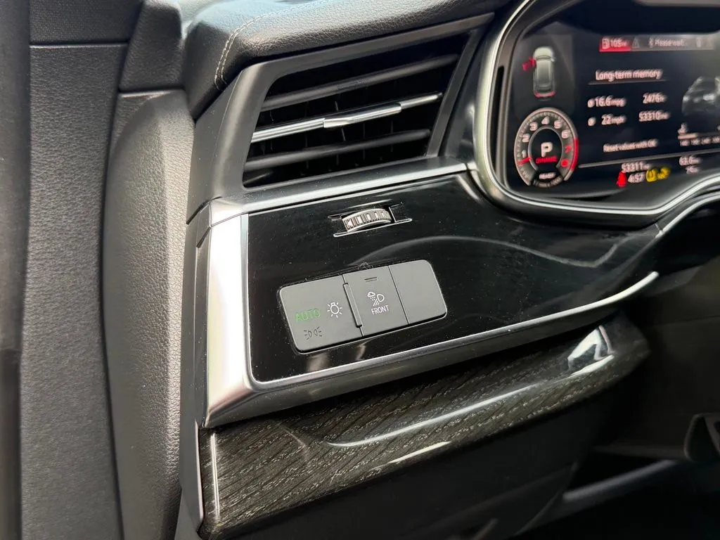 Audi Q8 photo 25