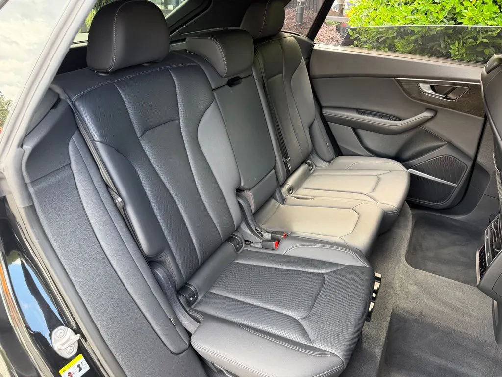 Audi Q8 photo 37