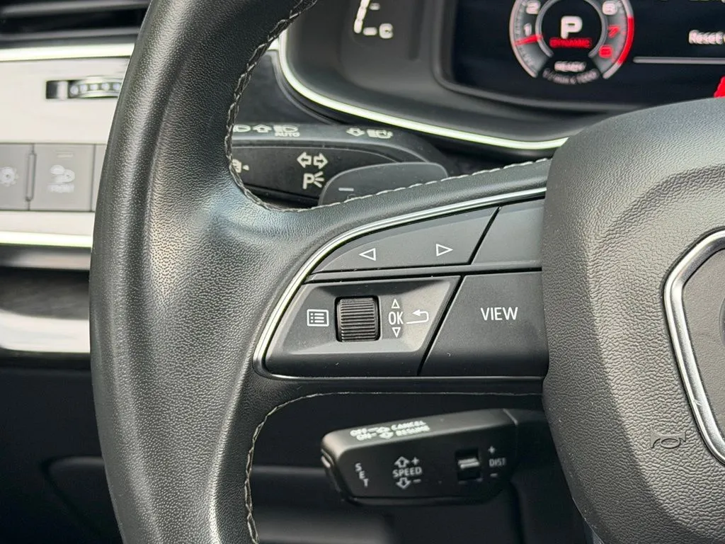 Audi Q8 photo 42