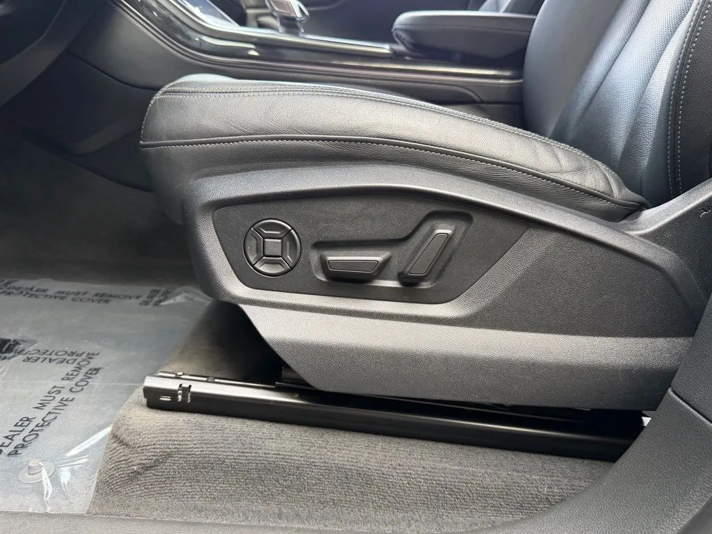 Audi Q8 photo 24
